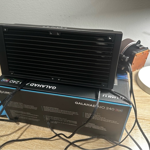 Lian Li Galahad AIO 240 RGB - Picture 4 of 8